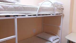 Хостелы Green Hostel Херсон Спальное место на двухъярусной кровати в общем номере для мужчин-2